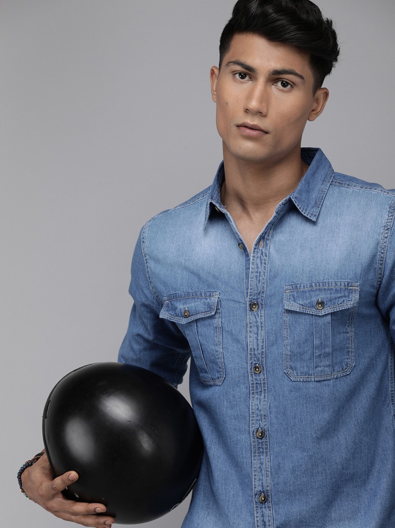 Roadster The Lifestyle Co Men Blue Regular Fit Faded Opaque Pure Cotton Casual Denim Shirt with Pockets