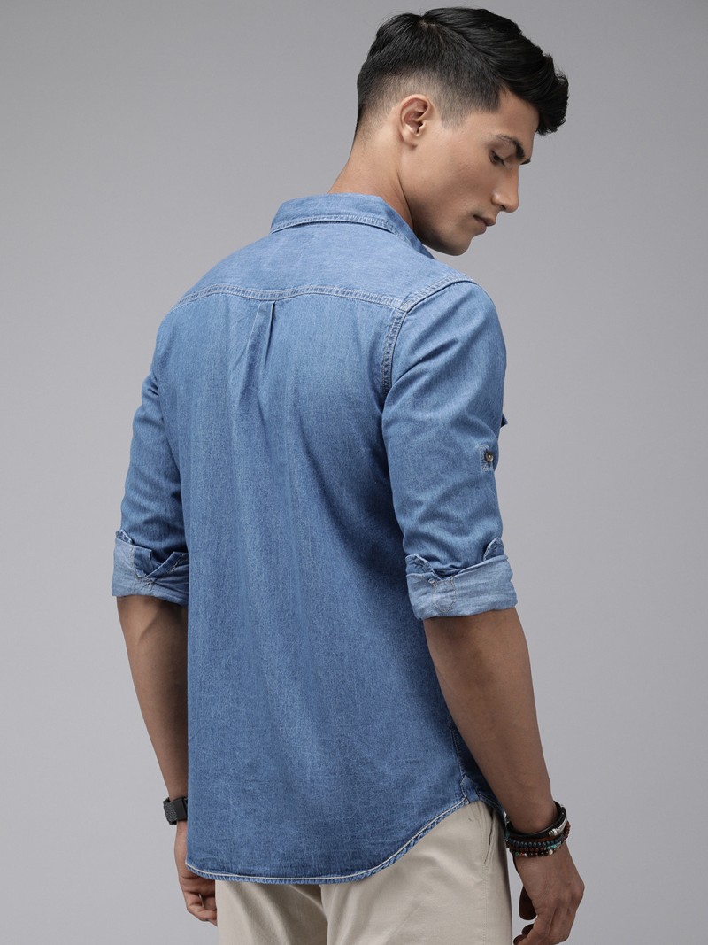 Roadster The Lifestyle Co Men Blue Regular Fit Faded Opaque Pure Cotton Casual Denim Shirt with Pockets