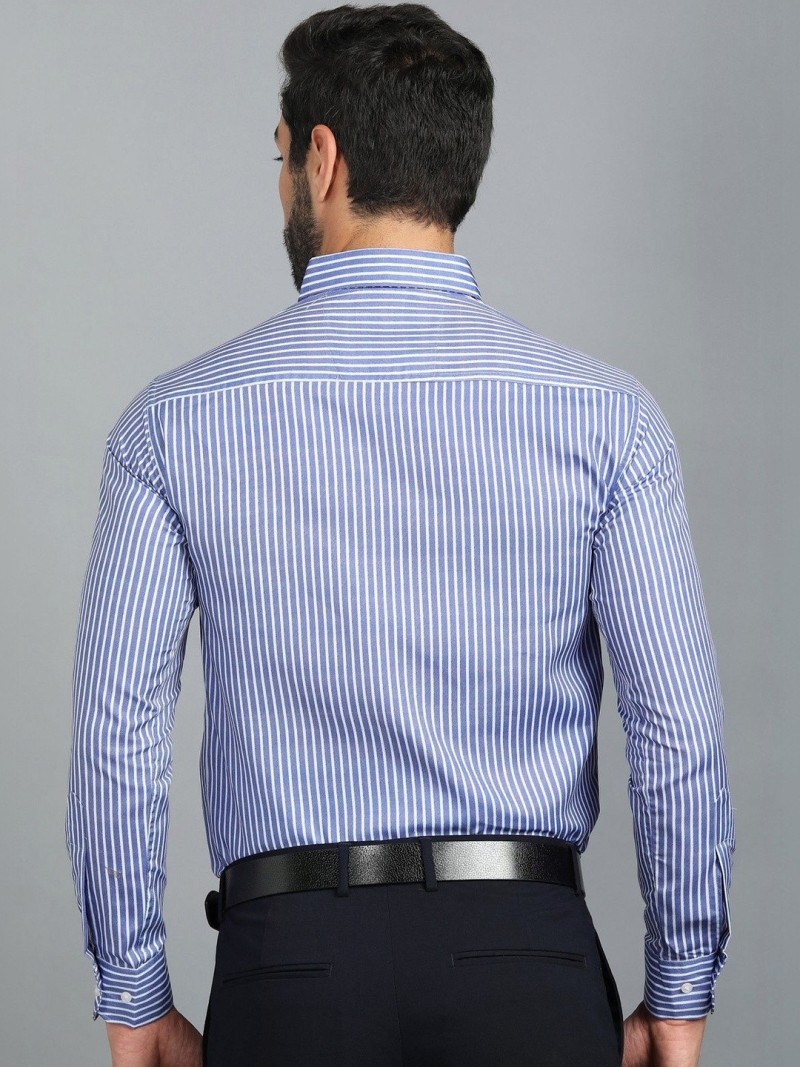 INVICTUS Men Striped Casual Shirt